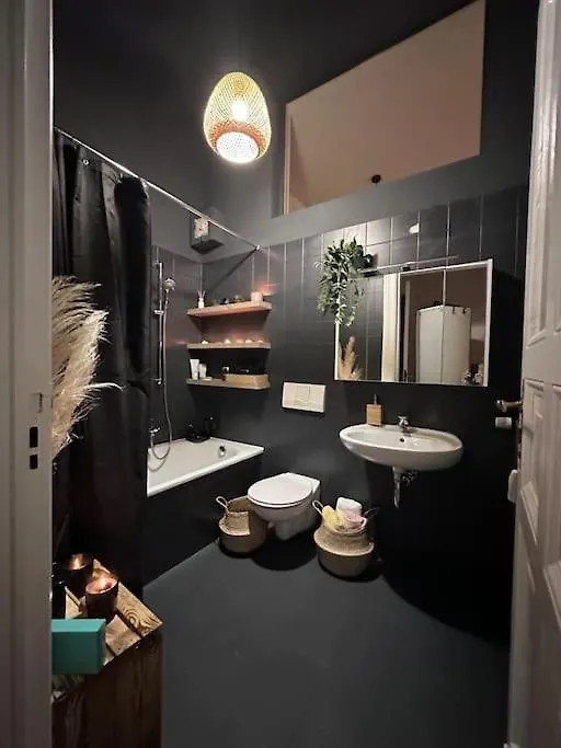 ברלין Charming And Cozy Apartment 0*,